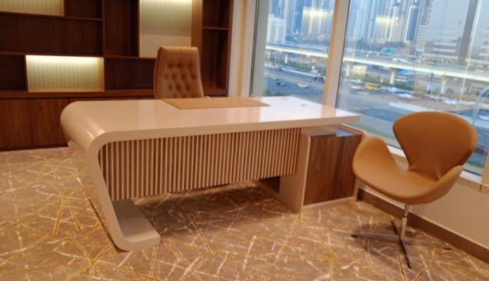 Modern Desks in Dubai
